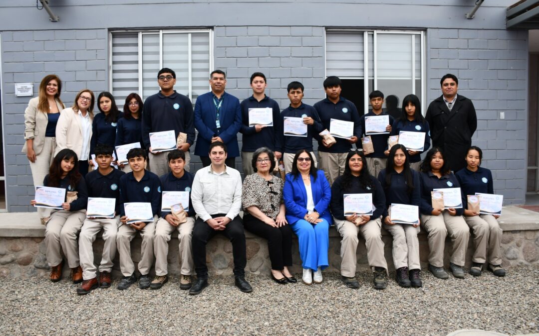 Reconocimiento a estudiantes de 4to medio de la especialidad de Conectividad y Redes por las Alternancias en el CFT Estatal Arica y Parinacota