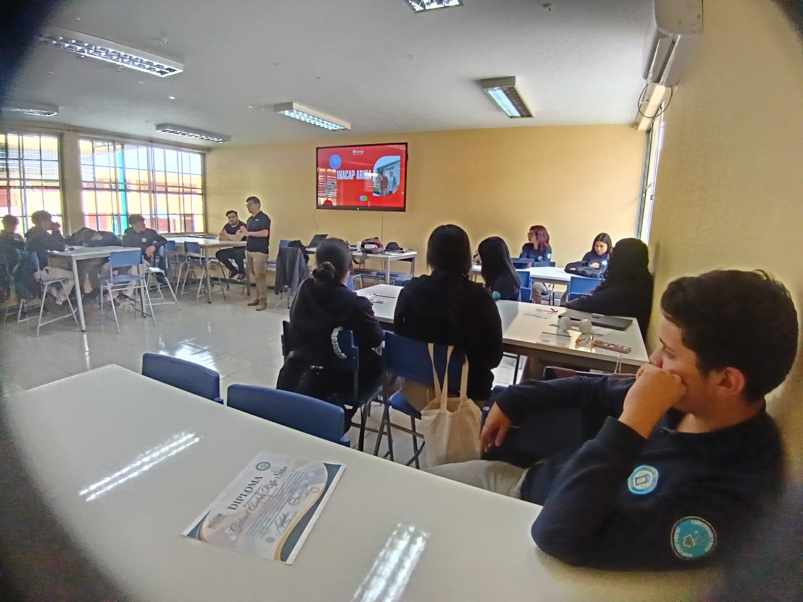 Charla sobre Carreras Idóneas para la Especialidad de Conectividad y Redes