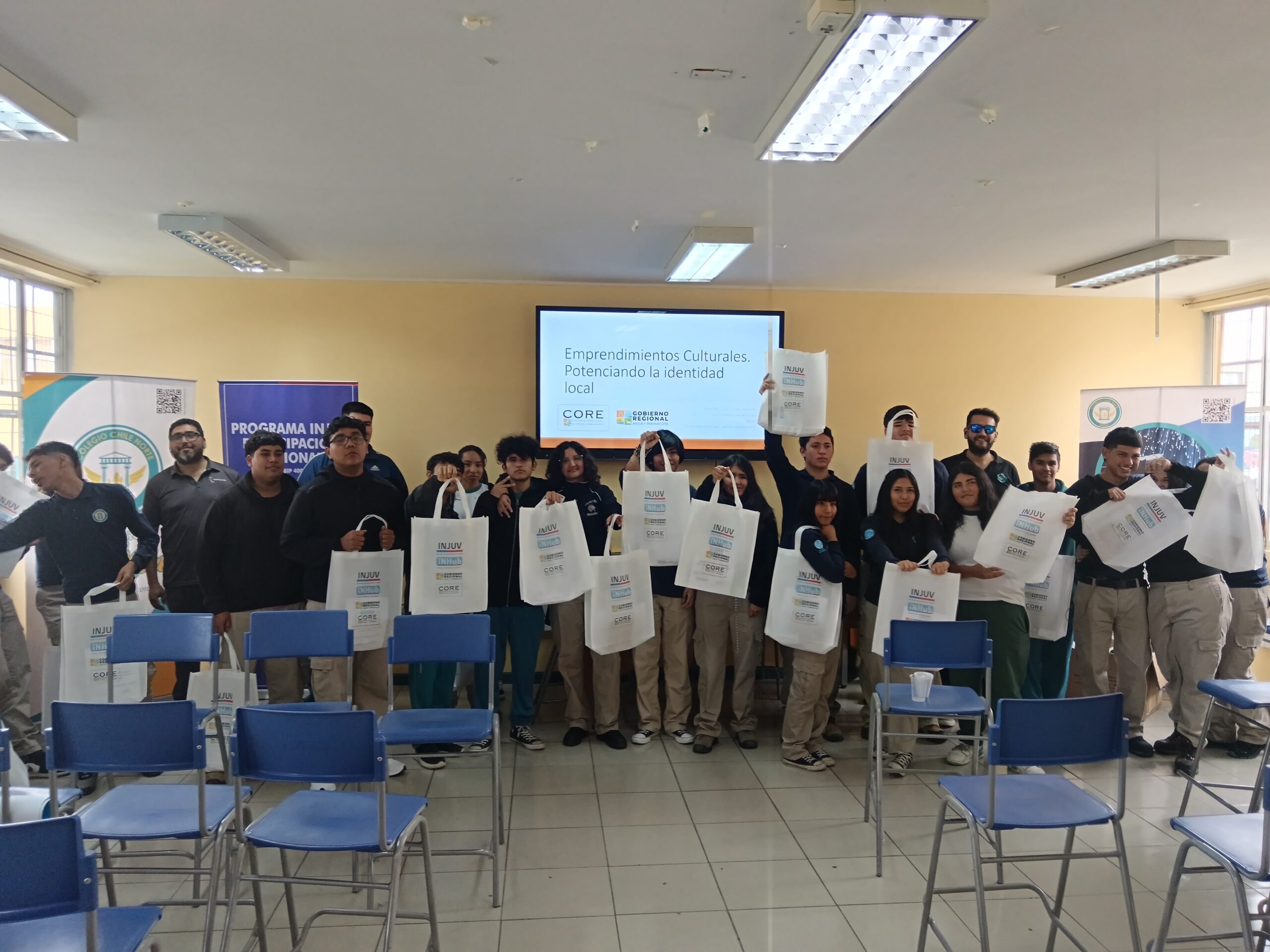 Estudiantes de Conectividad y Redes Participan en Talleres de Emprendimiento del Programa INJUV Participación Regional