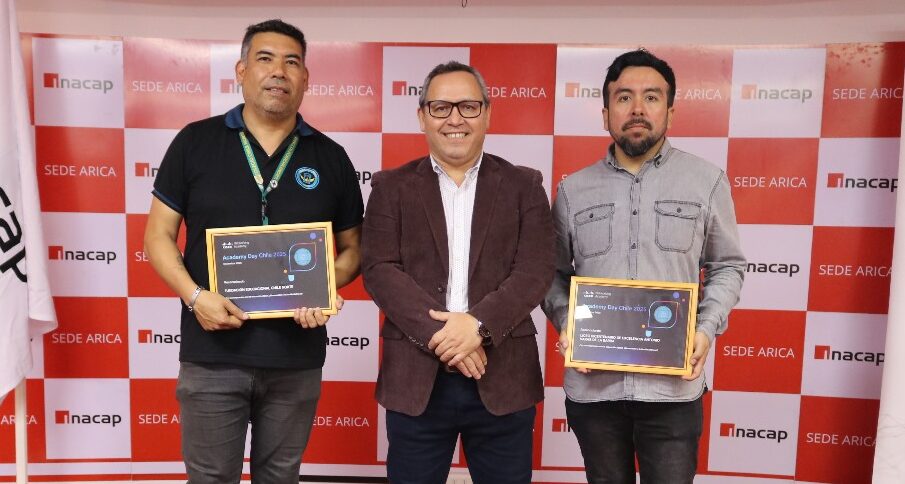 Entrega de certificados por primer año de la Academia Cisco