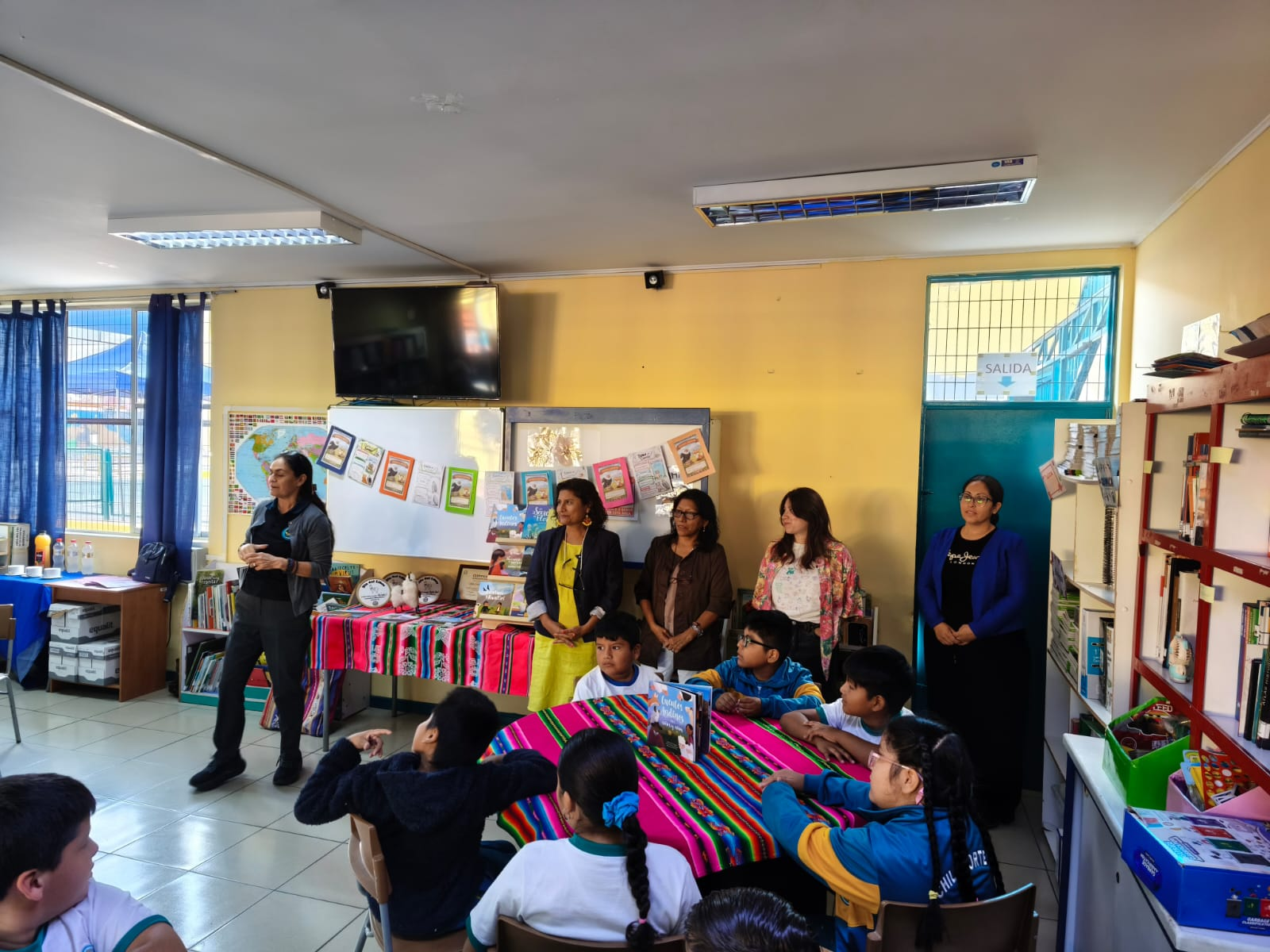 Lectura con identidad: estudiantes viven la literatura andina junto a sus autoras