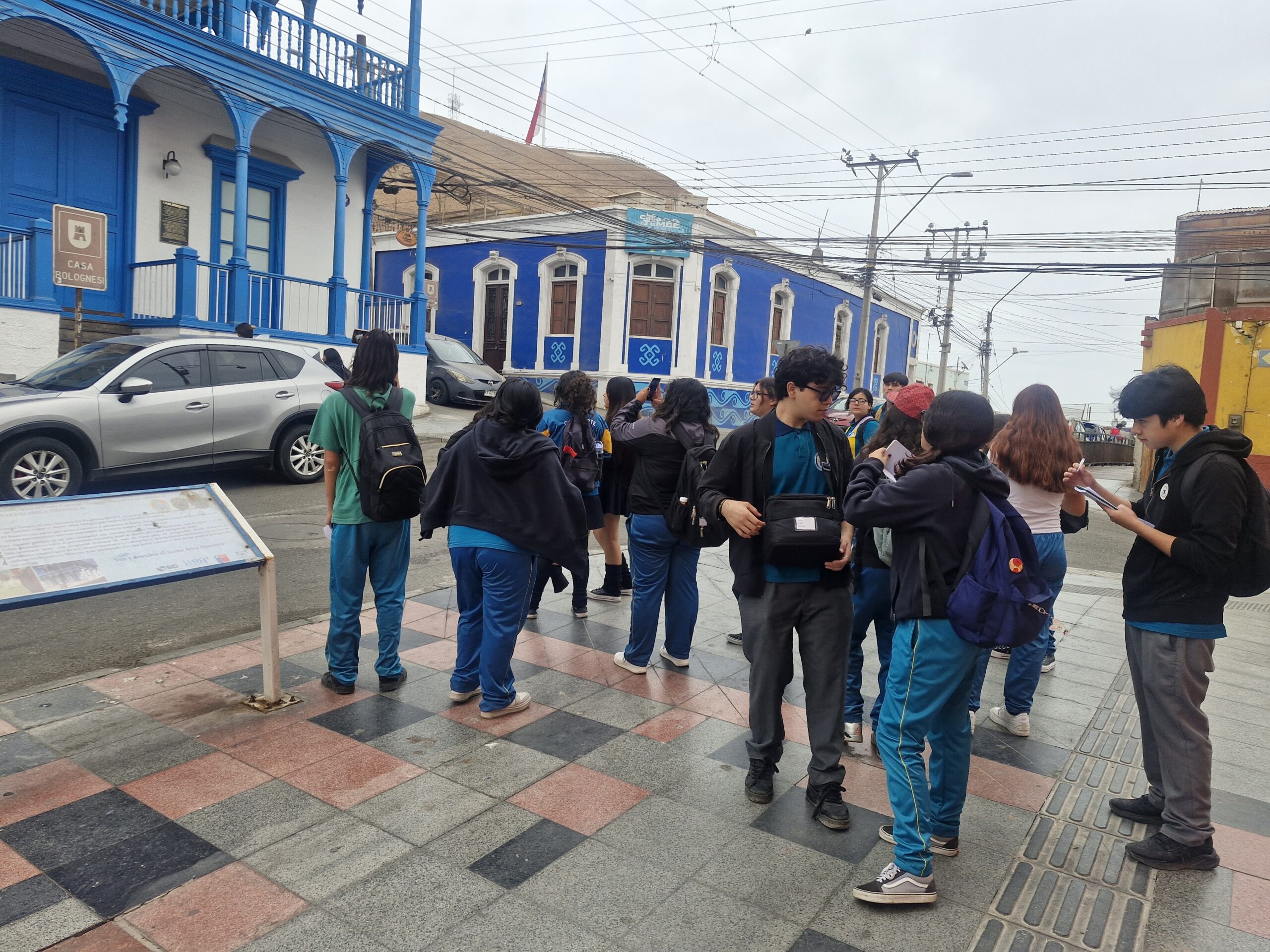 Geografía en Terreno: Estudiantes de 4to Medio Analizan las Tensiones Socioambientales del Casco Histórico de Arica